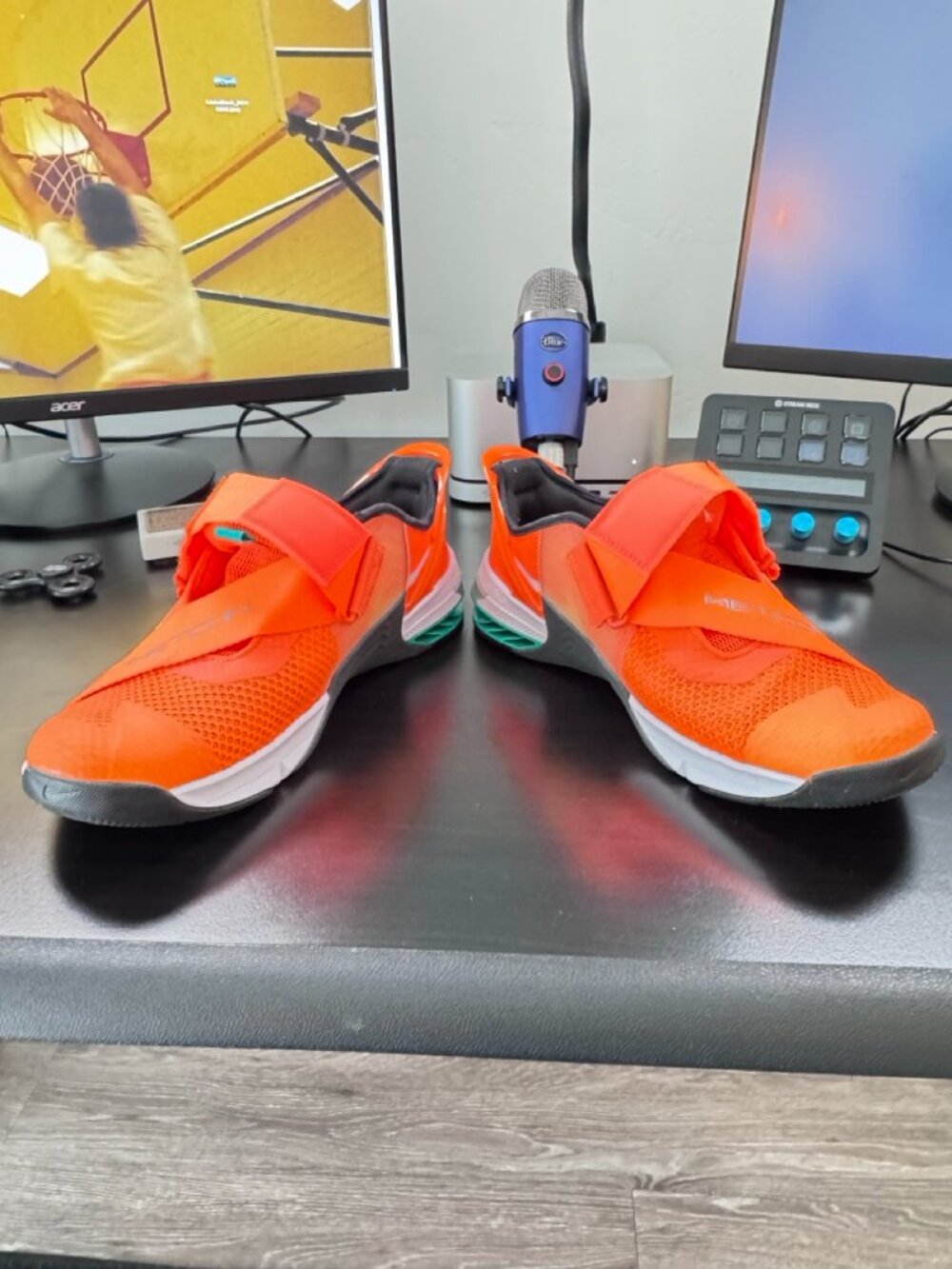 Nike Metcon 7 FlyEase Bright Crimson Orange & White Men's US 11 & Socks /Shorts - Picture 6 of 8